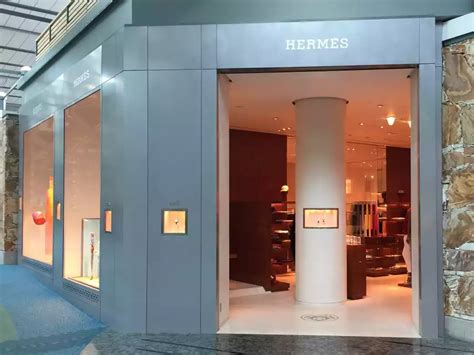 hermes vancouver airport.